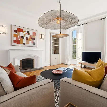 Renting - Victor - Historic Palace Luxury 3 Bedrooms Parking 公寓 *